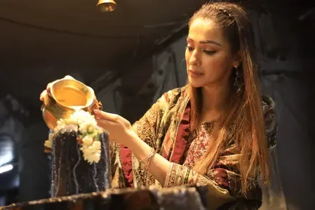 अभिनेत्री राय लक्ष्मी ने शिवोहम शिव मंदिर में की पूजा, बोलीं, ‘मन को मिली शांति’