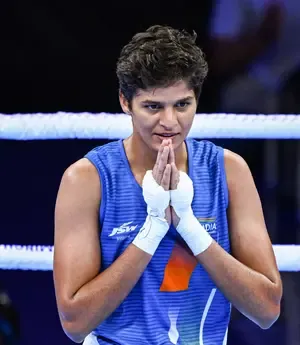 क्या जैस्मिन लंबोरिया भारतीय सेना की पहली महिला मुक्केबाज बनकर विश्व बॉक्सिंग में गोल्ड जीतने में सफल हुई?