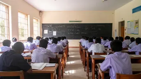 आगरा में दो स्कूलों को बम से उड़ाने की धमकी मिली है?