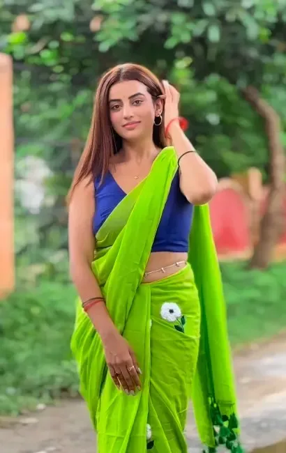 क्या अक्षरा सिंह ने ग्रीन साड़ी में जलवा बिखेरा? सोशल मीडिया पर किया वीडियो पोस्ट