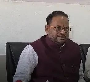 क्या भाजपा सांसद अनिल बोंडे ने कांग्रेस और राजद पर हमला करते हुए कहा कि राहुल ने हार मान ली है?
