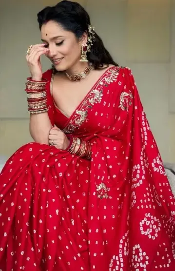 क्या अंकिता लोखंडे ने साझा किया अपना फेस्टिव लुक, लाल साड़ी में कैसे हैं बेहद खूबसूरत?
