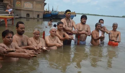 क्या शनिश्चरी अमावस्या पर विधि-विधान से पूजा करें? पितृ होते हैं प्रसन्न
