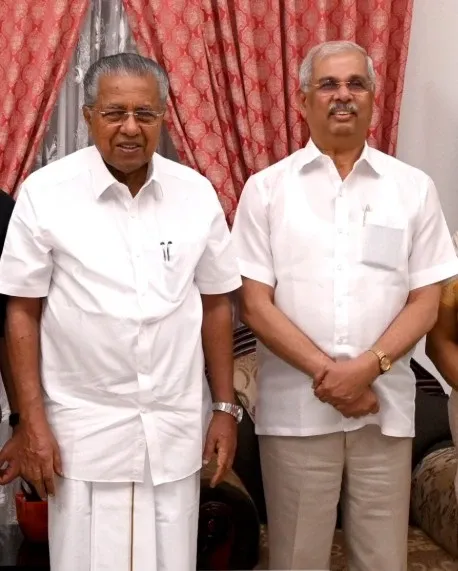 Is the Dispute Over 'Bharat Mata' Image Between Kerala's Governor and Vijayan Government Worsening?