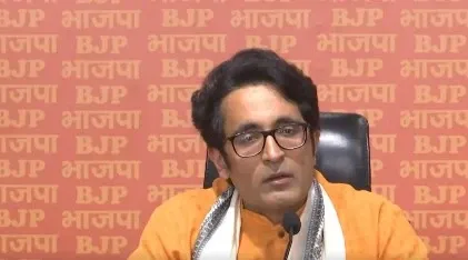 Did BJP Really Accuse Pawan Khera of Dual Voter IDs and Call Rahul Gandhi ‘Vote Chor’?