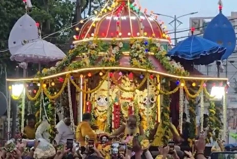 How is the Centuries-old Lord Jagannath Rath Yatra Celebrated in Kashi?