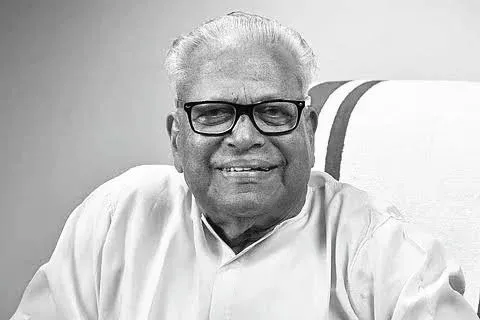 How Did CMs of Telugu States Honor Achutanandan's Legacy?