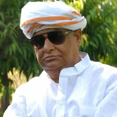 क्या दौसा में सड़क हादसे के घायलों का हाल जानने पहुंचे किरोड़ी लाल मीणा?