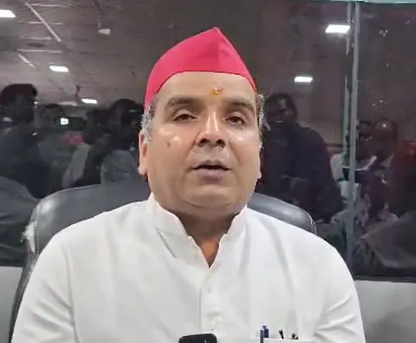 क्या धर्मेंद्र यादव ने भाजपा पर हमला बोलते हुए पूजा पाल के बयान की जांच की मांग की?