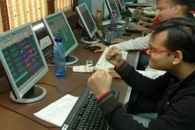 Why Are DIIs Investing Rs 3.5 Lakh Crore in Indian Stock Market in First Half of 2025?