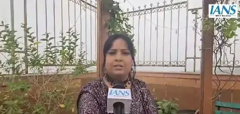 Folk Artist Devi Expresses Regret Over Forced Apology Regarding Gandhi's Bhajan