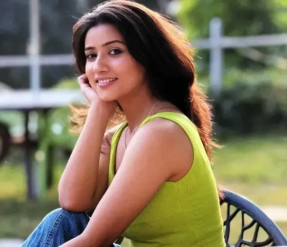 What Does Diksha Dhami Love to Wear in Summer?