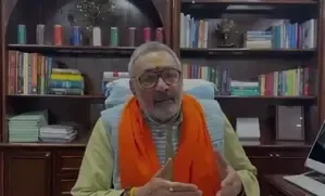 Giriraj Singh accuses Kejriwal of trying to fool pujaris, granthis
ahead of Delhi elections