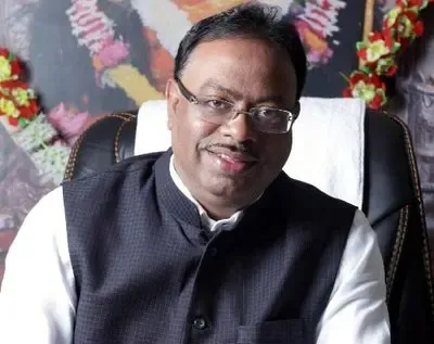 Govt will take a positive decision on problems of farmers, labourers: Maha Minister
