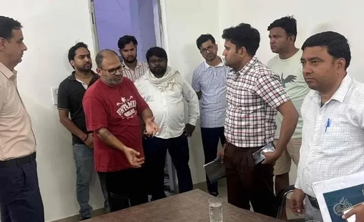 क्या ग्रेटर नोएडा में कूड़ा प्रबंधन में लापरवाही के चलते दो सोसायटी पर 40 हजार का जुर्माना हुआ?