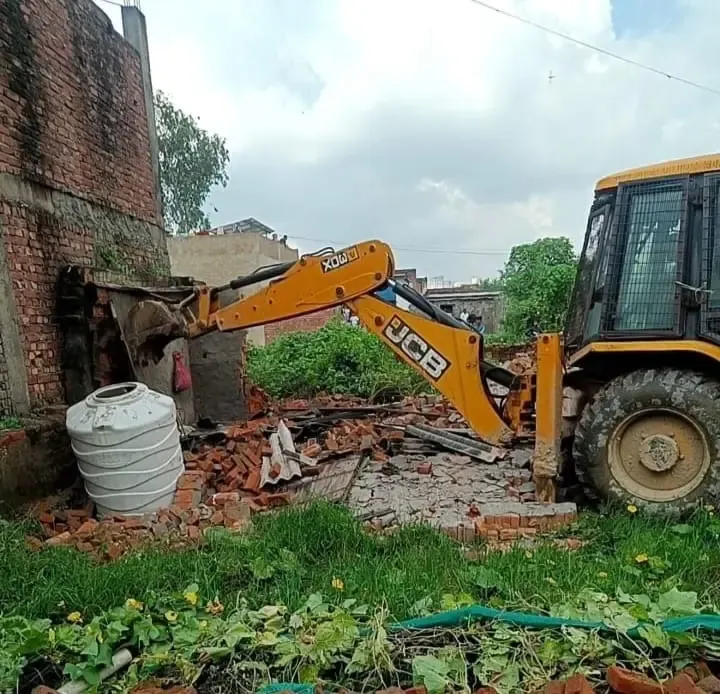 क्या ग्रेनो प्राधिकरण ने बिसरख डूब क्षेत्र से अतिक्रमण हटाने की कार्रवाई की?