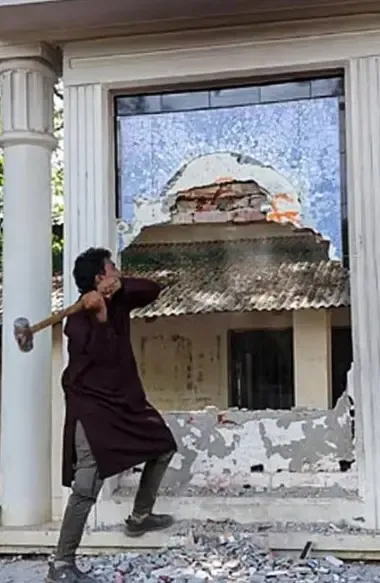 क्या बांग्लादेश में शोक मनाना अब अपराध है? शेख हसीना के बेटे का गंभीर आरोप