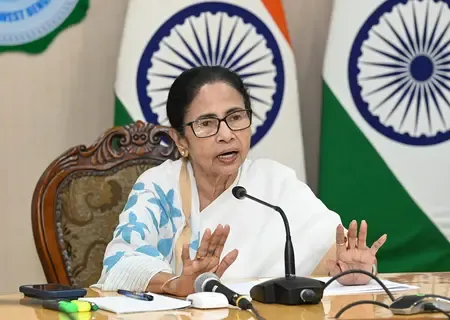 क्या टीएमसी के शहीद दिवस कार्यक्रम में केवल <b>ममता बनर्जी</b> की तस्वीरों का उपयोग होगा?