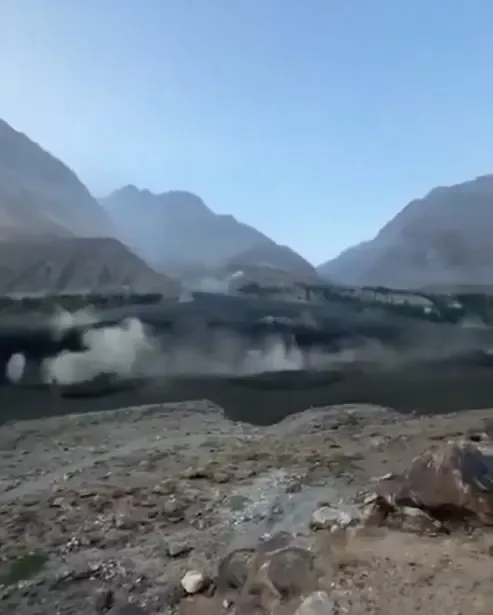 क्या पाकिस्तान के कब्जे वाले गिलगित-बाल्टिस्तान में ग्लेशियर फटने से 300 से अधिक घरों को नुकसान हुआ?