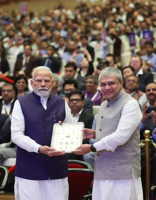 क्या सेमीकॉन इंडिया ने 12 समझौतों पर हस्ताक्षर कर 1 बिलियन डॉलर की प्रतिबद्धता हासिल की?