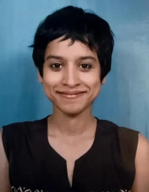 क्या मुस्कुराने की वजह से तिलोत्तमा का पासपोर्ट फोटो रिजेक्ट हुआ?