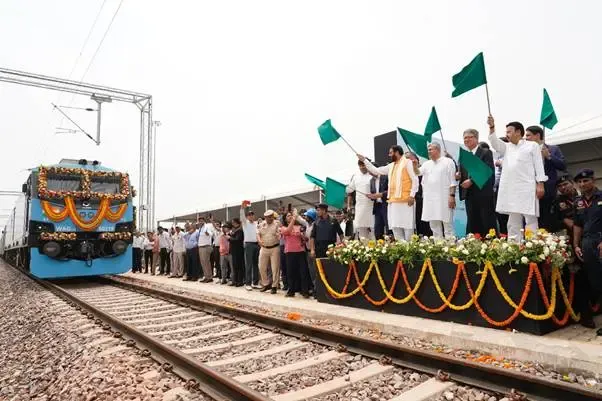 क्या अश्विनी वैष्णव ने मानेसर में भारत के सबसे बड़े ऑटोमोबाइल मल्टी-मॉडल कार्गो टर्मिनल का उद्घाटन किया?