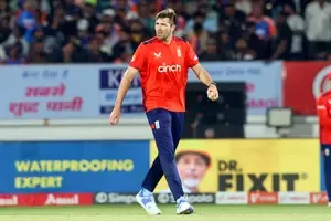 Jamie Overton re-signs with Adelaide Strikers for BBL 15