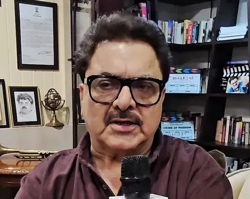 क्या जया बच्चन ने फैन को 'धक्का' देकर सबको चौंका दिया?