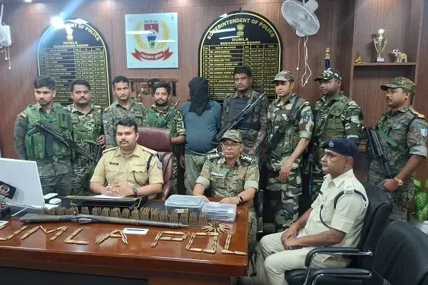 क्या झारखंड में पांच लाख का इनामी नक्सली कमांडर गिरफ्तार हुआ?
