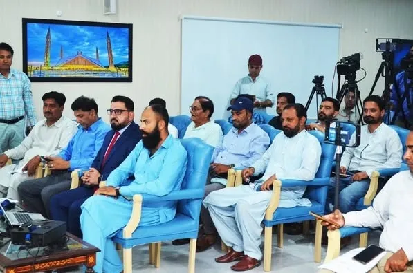 Are journalists and rights activists worried about press freedom in Pakistan?