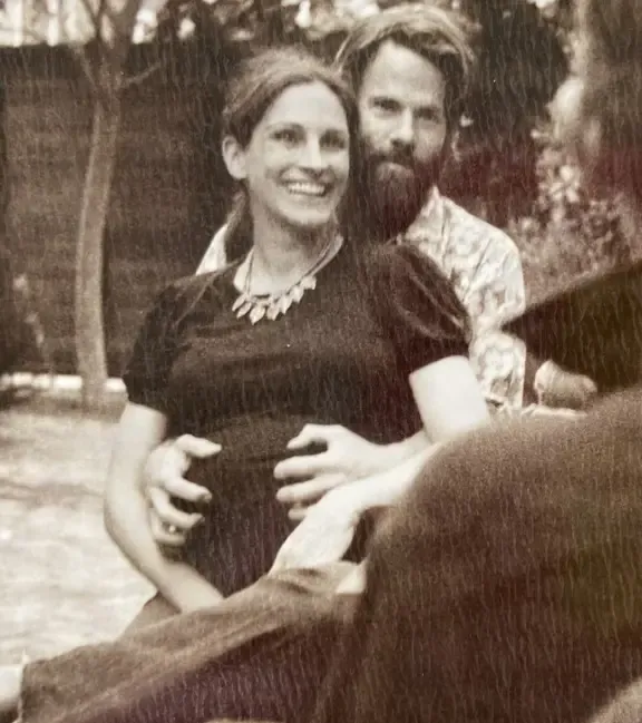Julia Roberts Reflects on Pregnancy with Rare Throwback