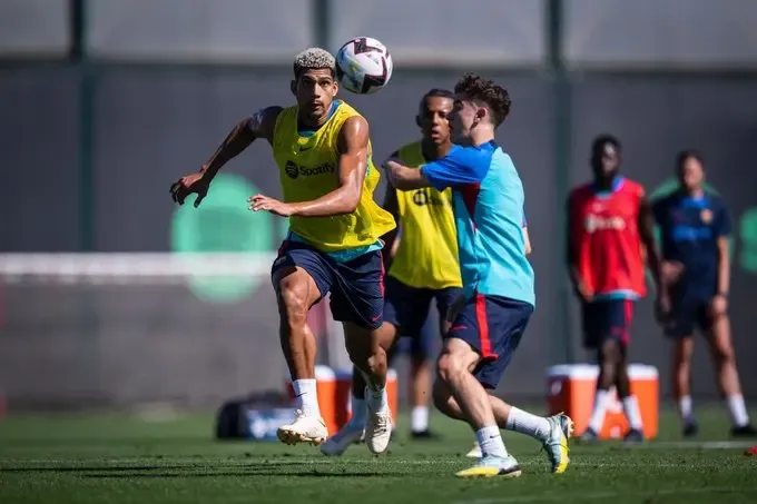 La Liga: Atletico Madrid and Barcelona Clash for the Title