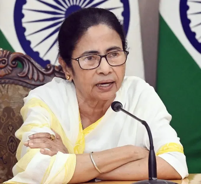 Mamata Initiates CID Investigation into Fatal Case of Expired Saline in Bengal
