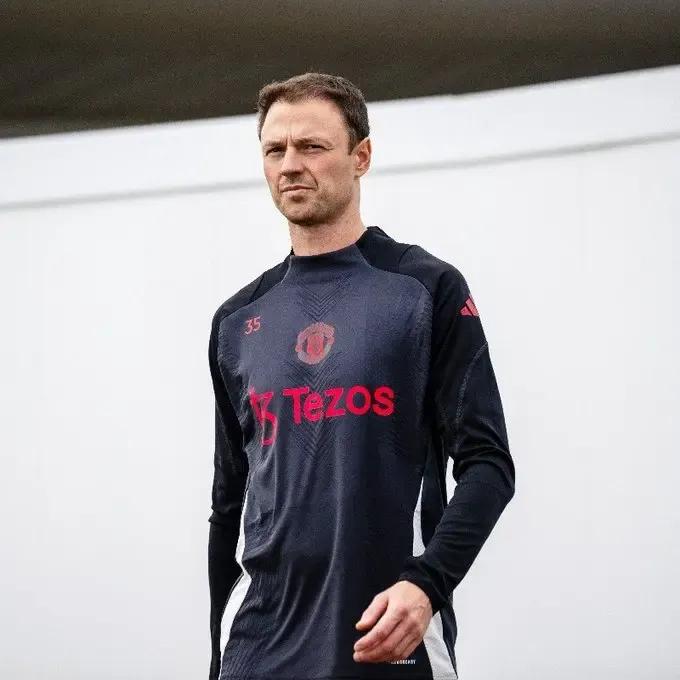 Manchester United Receives Encouraging News as Jonny Evans Returns Before Crucial Match