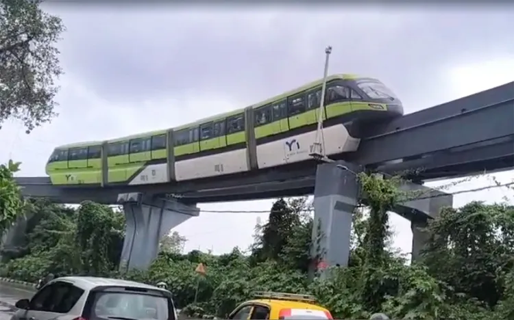 Are 200 Passengers Being Rescued from Mumbai Monorail?