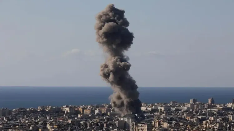 Israeli Airstrikes Result in 22 Palestinian Deaths in Gaza as Communication Crisis Approaches