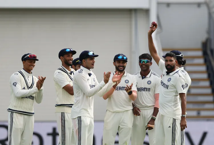 How did Siraj achieve 6-70 as India established a 180-run lead over England?