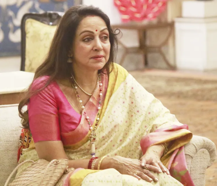 Did Hema Malini Really Not Rehearse for ‘Jab Tak Hai Jaan’ in ‘Sholay’?