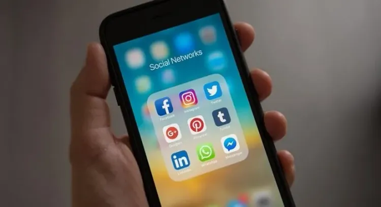 Are 81% of Indians Using Facebook, Instagram, and WhatsApp to Discover Financial Products?