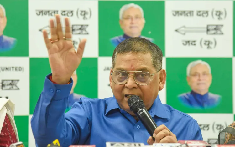 क्या बिहार में सेनेटरी पैड वितरण अभियान पर जदयू का तंज उचित है?
