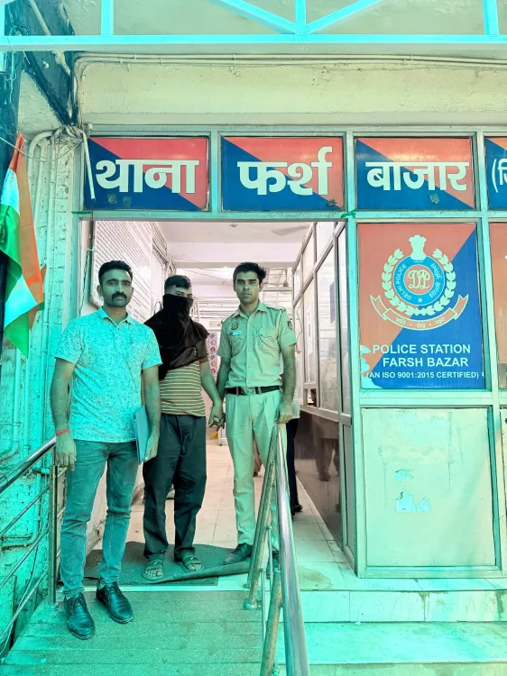 क्या दिल्ली में फर्जी 'पैरा कमांडो लेफ्टिनेंट' गिरफ्तार हुआ? शादी का झांसा देकर युवती से 70,000 रुपए ठगे