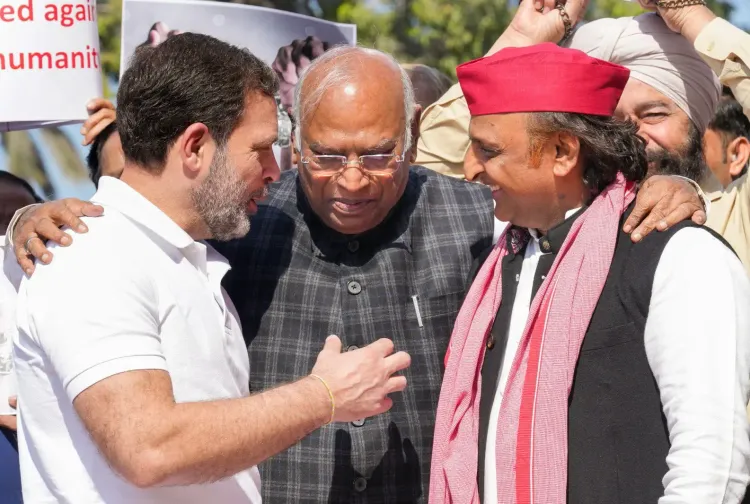 क्या मल्लिकार्जुन खड़गे और राहुल गांधी ने सपा प्रमुख अखिलेश यादव को जन्मदिन की बधाई दी?