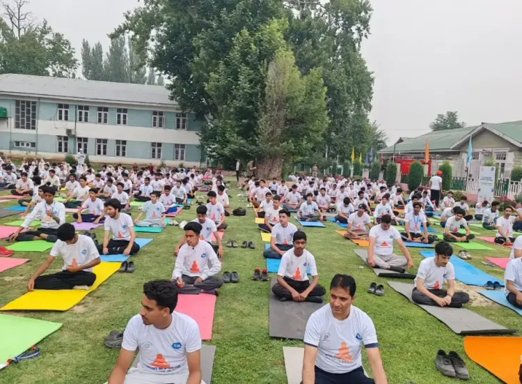 क्या जम्मू-कश्मीर में 11वां अंतरराष्ट्रीय योग दिवस उत्साह से मनाया गया?