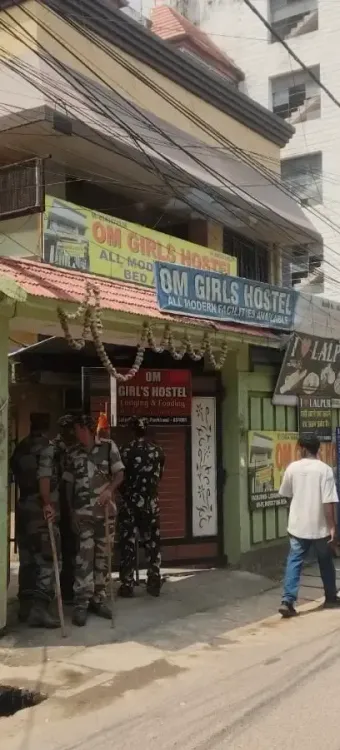 क्या रांची में गर्ल्स हॉस्टल से चल रहा था सेक्स रैकेट? 10 युवतियों सहित 11 लोग हिरासत में