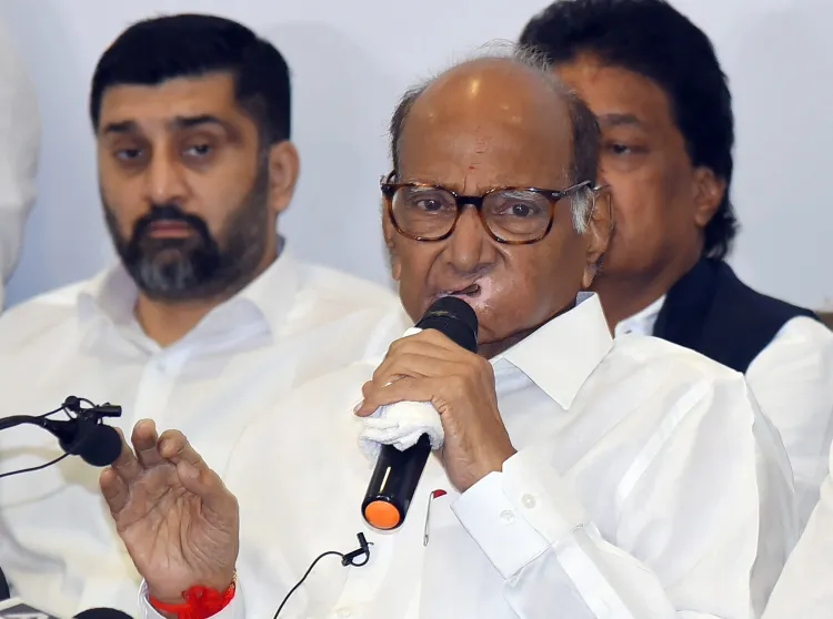 क्या सीएम फडणवीस के आरोपों पर शरद पवार ने तंज कसा?
