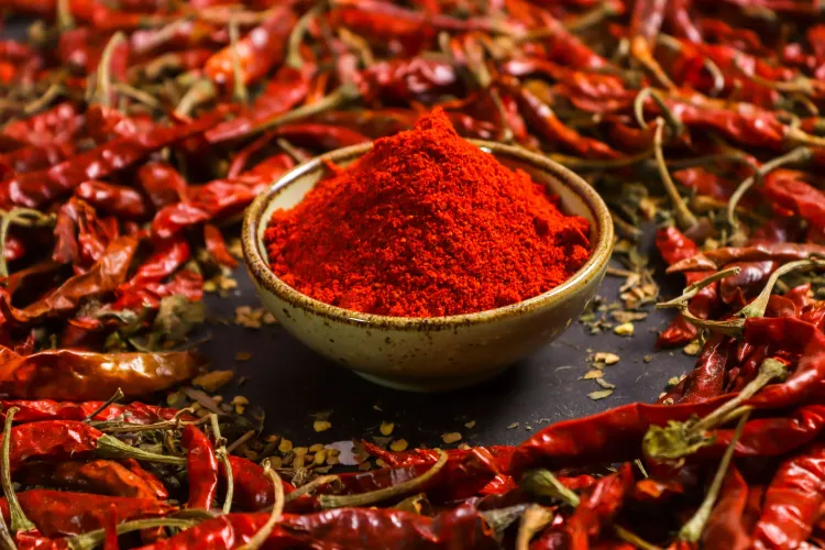 क्या लाल मिर्च आंखों की रोशनी और पाचन में सहायता करती है?