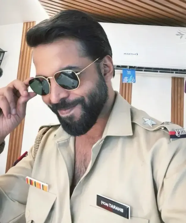 अभिषेक बनर्जी क्या निभाएंगे पुलिस ऑफिसर का किरदार? झलक मिली!