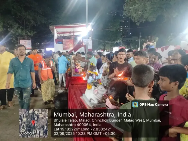 How is Adani Electricity Enhancing Mumbai's Festive Season with Over 2,571 Floodlights?