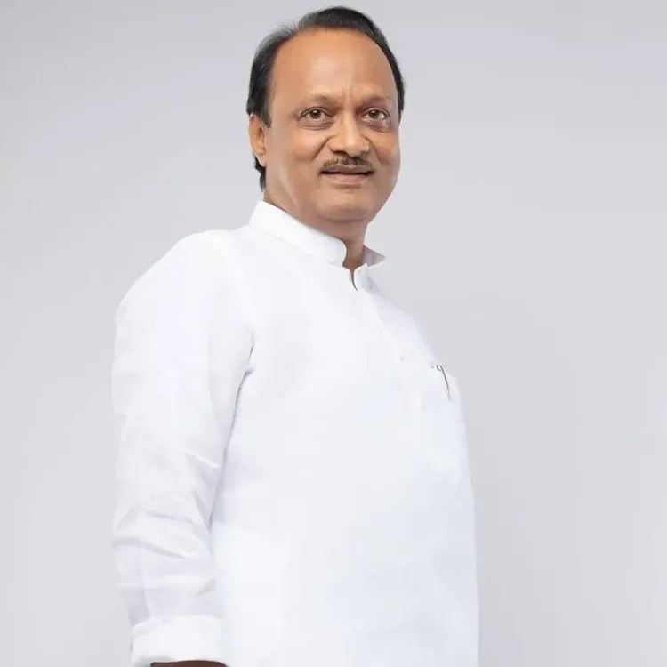 Ajit Pawar Urges Central Government to Swiftly Eliminate 20% Export Duty on Onions to Aid Farmers