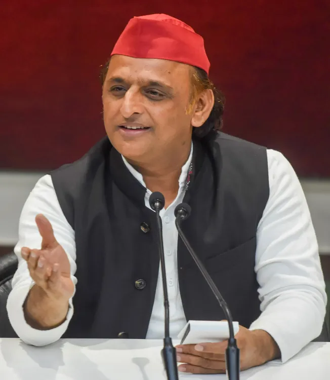 क्या अखिलेश यादव ने कन्नौज में रानी अहिल्याबाई होल्कर की सोने की प्रतिमा लगाने का ऐलान किया?